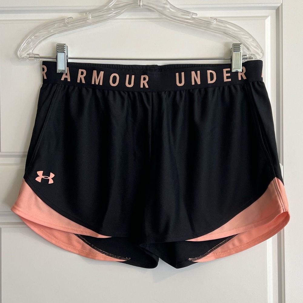 NWOT- Under Armour Black Peach Two-Tone Women's HeatGear Running Shorts Size M